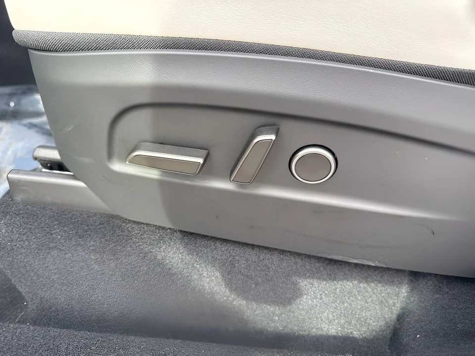 2026 Tesla Model Y - Image 10 of 12