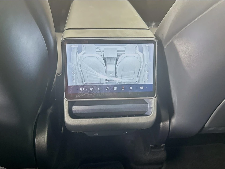 2026 Tesla Model Y - Image 19 of 21
