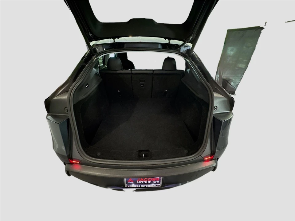 2026 Tesla Model Y - Image 18 of 21