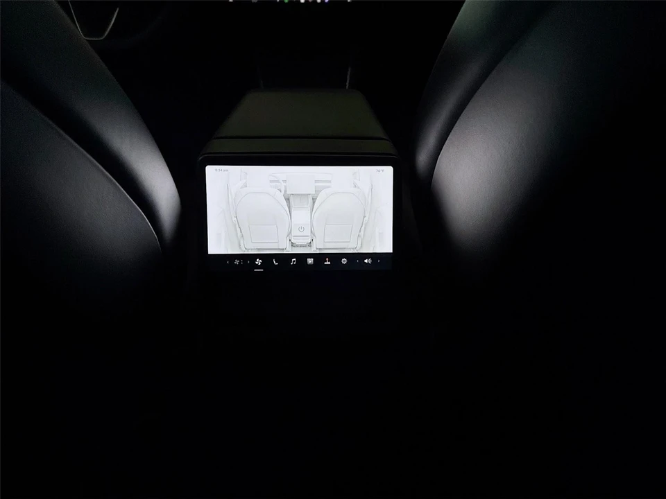 2026 Tesla Model Y - Image 16 of 21