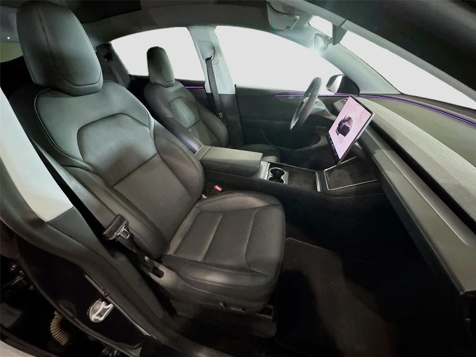 2026 Tesla Model Y - Image 13 of 14