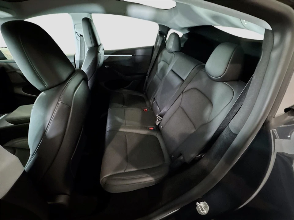 2026 Tesla Model Y - Image 15 of 21