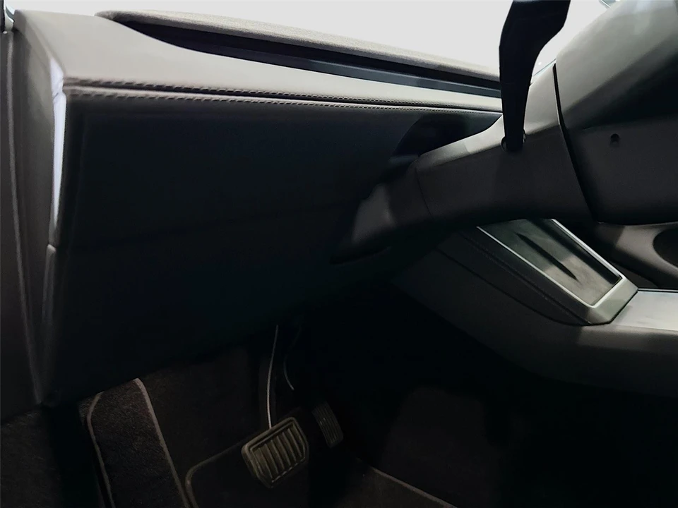 2026 Tesla Model Y - Image 7 of 21