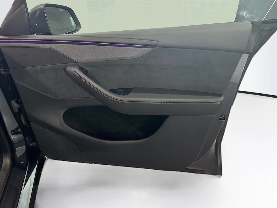 2026 Tesla Model Y - Image 12 of 14