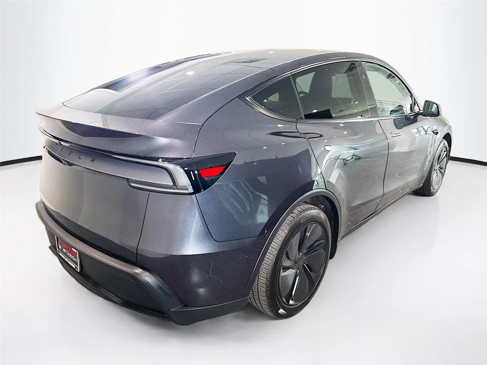 2026 Tesla Model Y - Image 5 of 14