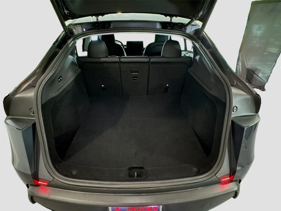 2026 Tesla Model Y - Image 17 of 21