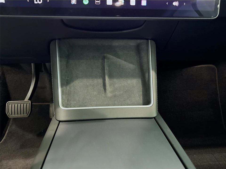 2026 Tesla Model Y - Image 14 of 21