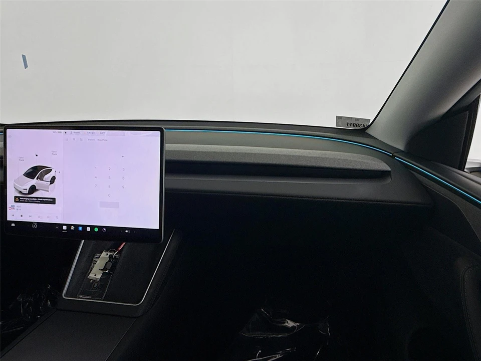 2026 Tesla Model Y - Image 19 of 21