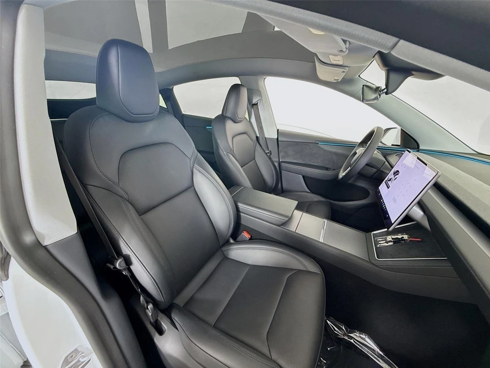 2026 Tesla Model Y - Image 18 of 21