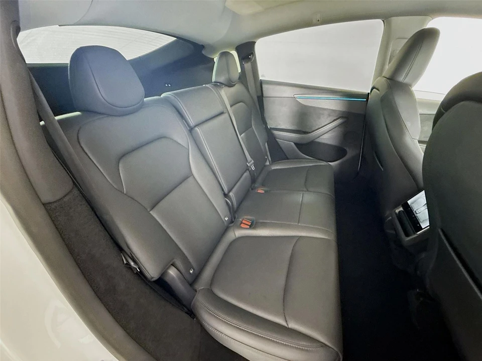 2026 Tesla Model Y - Image 17 of 21