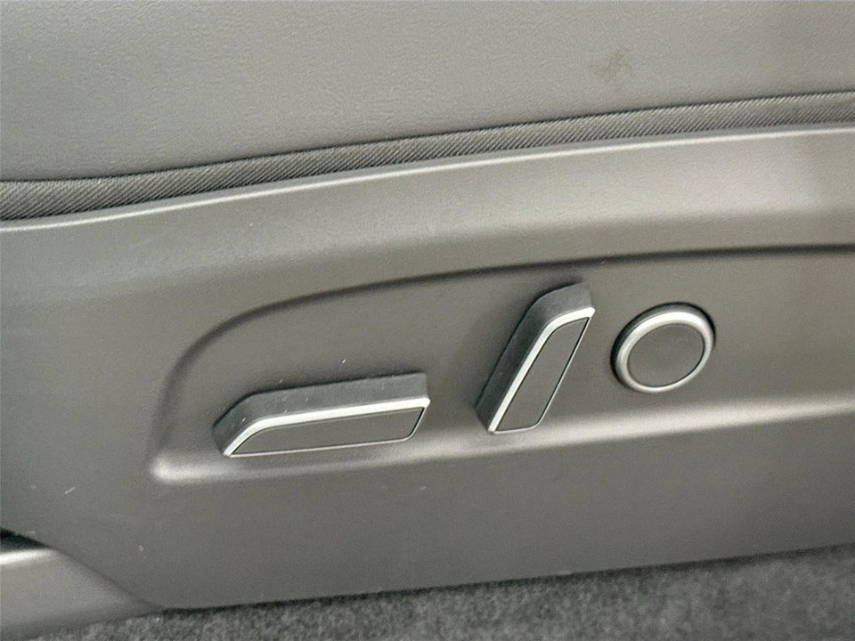 2026 Tesla Model Y - Image 7 of 21