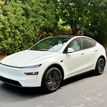 2026 Tesla Model Y Premium AWD