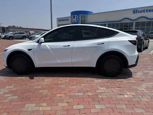 2026 Tesla Model Y - Image 14 of 20