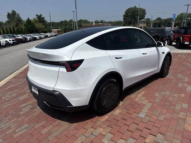 2026 Tesla Model Y - Image 17 of 20