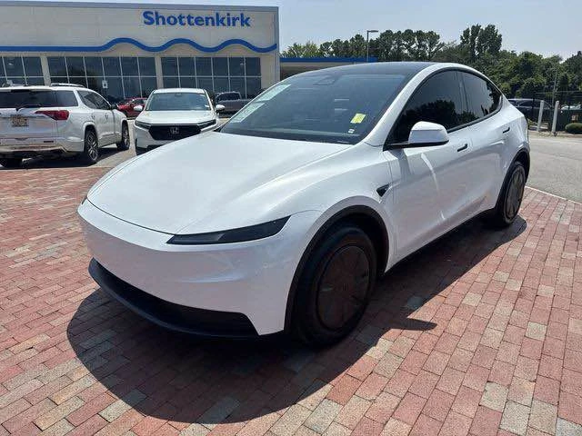 2026 Tesla Model Y - Image 13 of 20
