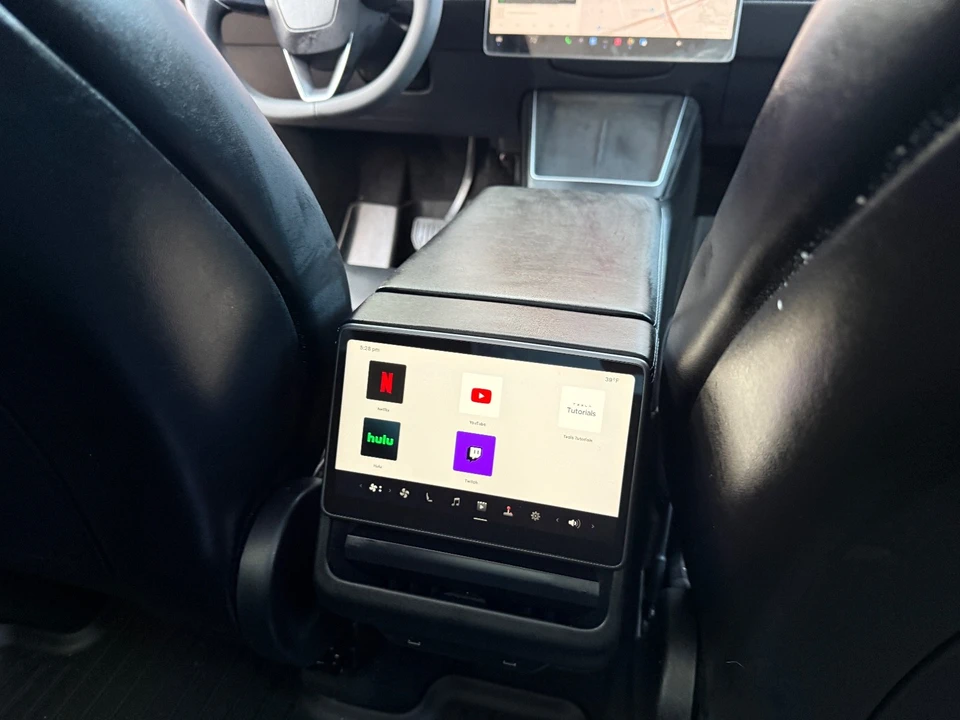 2026 Tesla Model Y - Image 11 of 18