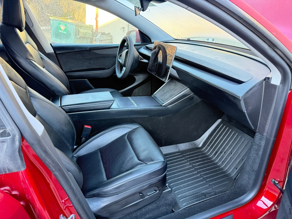 2026 Tesla Model Y - Image 9 of 18