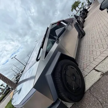 2026 Tesla Cybertruck Crew Cab