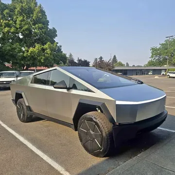 2026 Tesla Cybertruck Premium