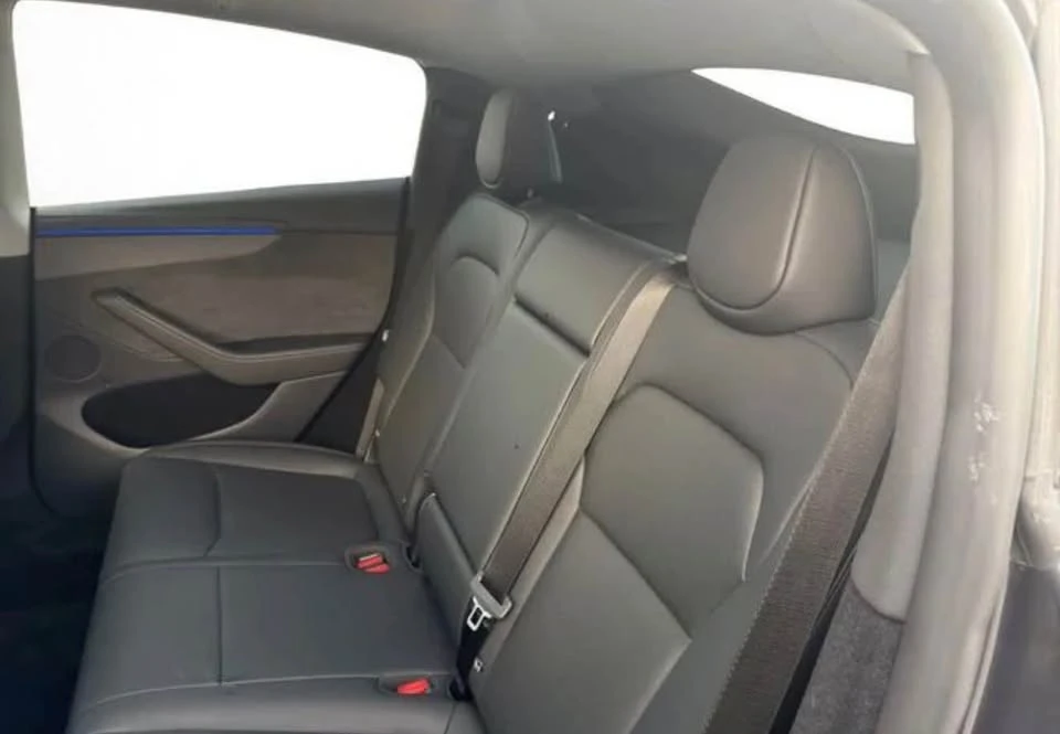 2026 Tesla Model Y - Image 5 of 6