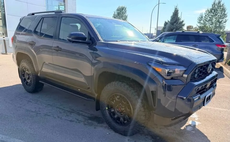 2026 Toyota 4Runner 6th Gen - Image 2 of 5