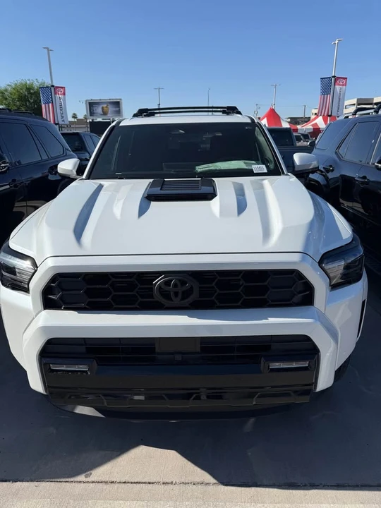 2026 Toyota 4Runner 6th Gen - Image 2 of 7