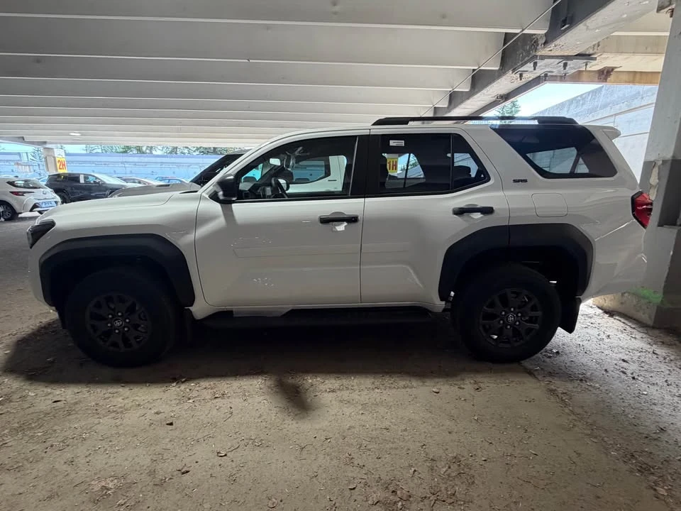 2026 Toyota 4Runner 6th Gen - Image 2 of 7