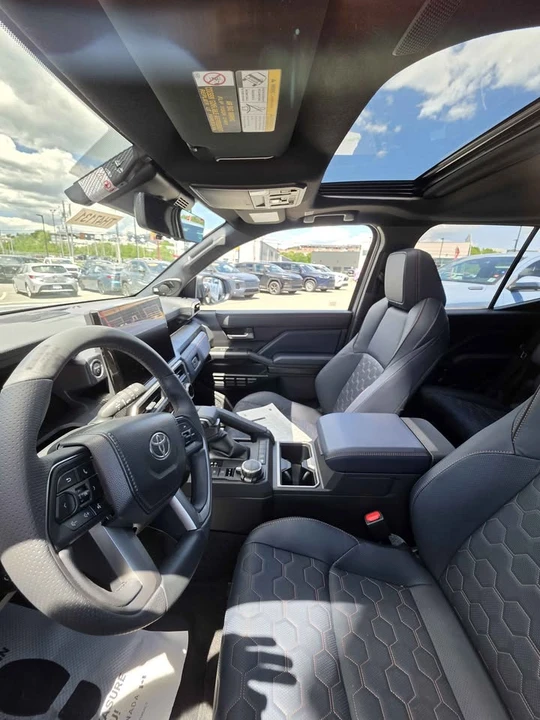 2026 Toyota 4Runner 6th Gen - Image 4 of 8