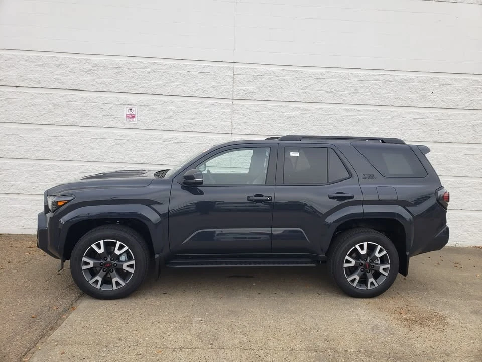 2026 Toyota 4Runner 6th Gen - Image 3 of 20