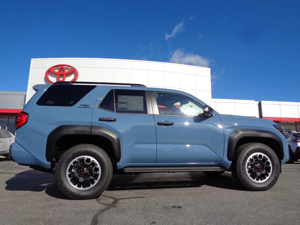 2026 Toyota 4Runner 6th Gen - Image 3 of 21