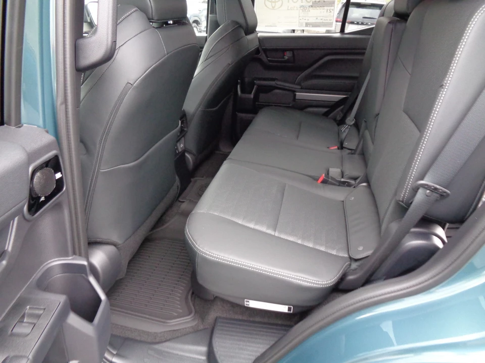 2026 Toyota 4Runner 6th Gen - Image 18 of 21