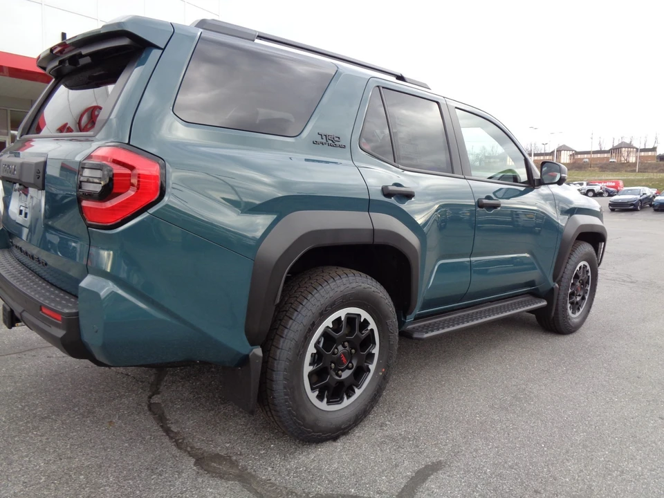 2026 Toyota 4Runner 6th Gen - Image 4 of 21