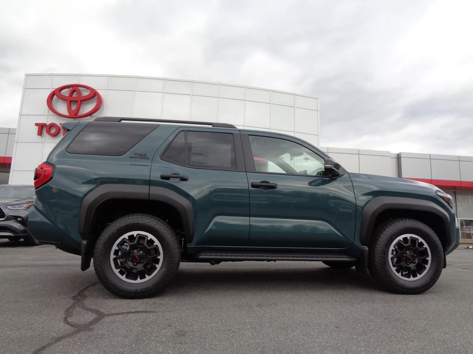 2026 Toyota 4Runner 6th Gen - Image 3 of 21