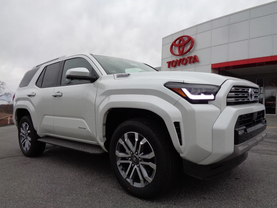 2026 Toyota 4Runner 6th Gen - Image 2 of 21