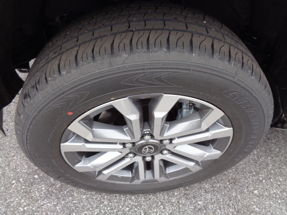 2026 Toyota 4Runner 6th Gen - Image 10 of 21