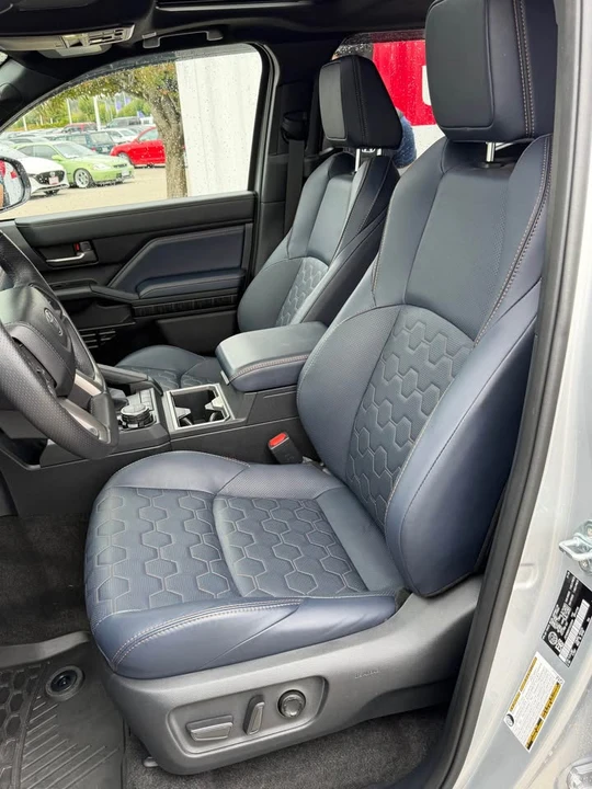 2026 Toyota 4Runner 6th Gen - Image 13 of 20