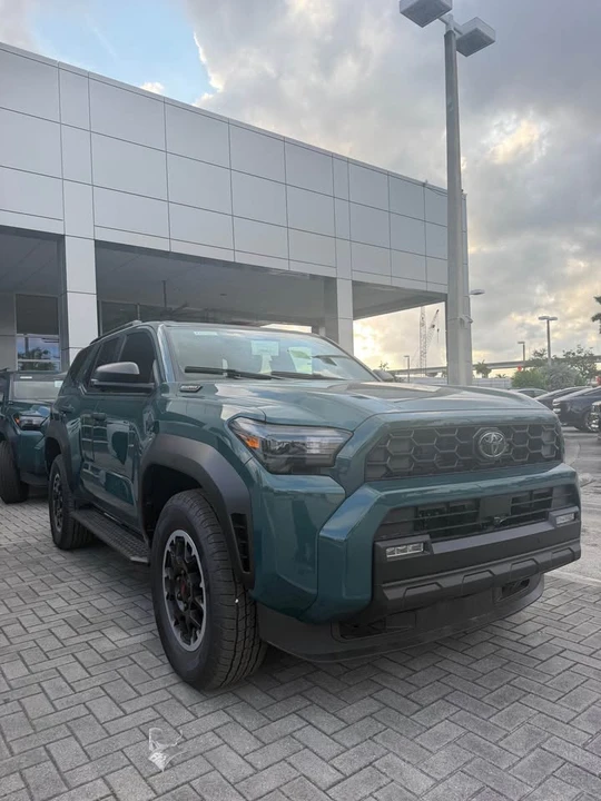 2026 Toyota 4Runner 6th Gen - Image 2 of 8