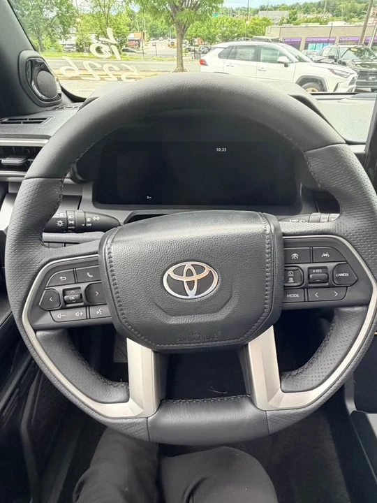 2026 Toyota 4Runner 6th Gen - Image 7 of 9