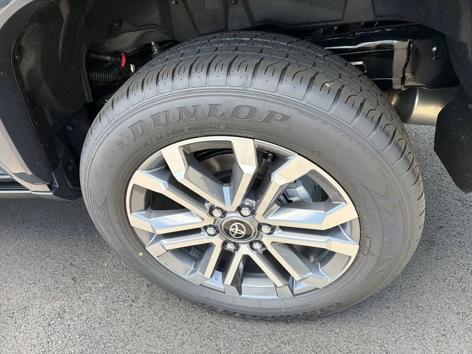 2026 Toyota 4Runner 6th Gen - Image 7 of 20