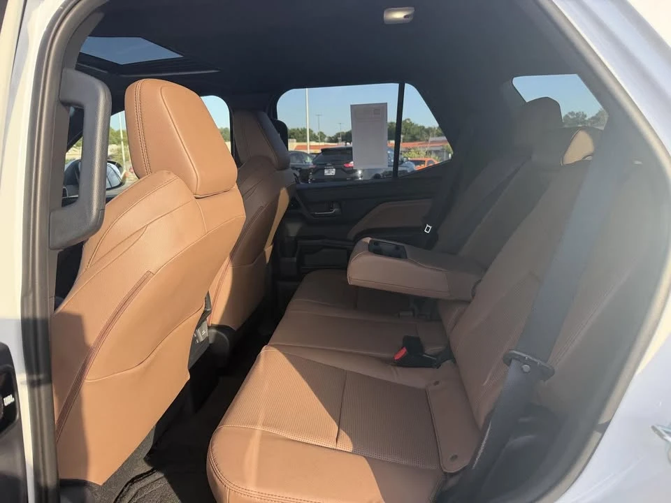 2026 Toyota 4Runner 6th Gen - Image 14 of 20