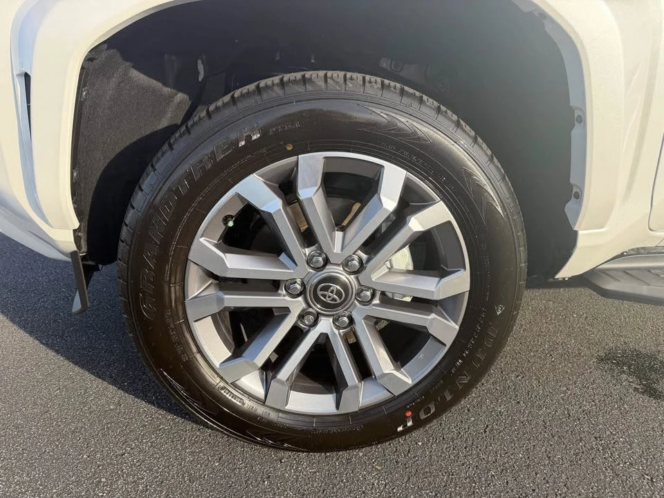 2026 Toyota 4Runner 6th Gen - Image 9 of 20