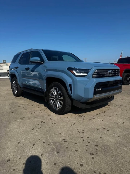 2026 Toyota 4Runner 6th Gen - Image 2 of 18
