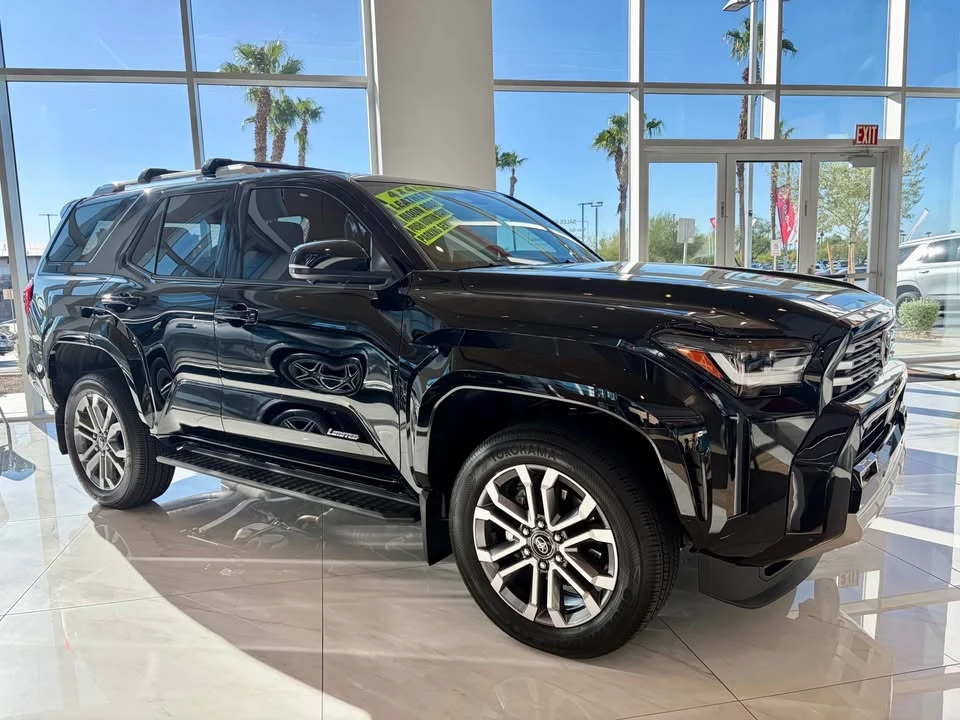 2026 Toyota 4Runner 6th Gen - Image 2 of 9