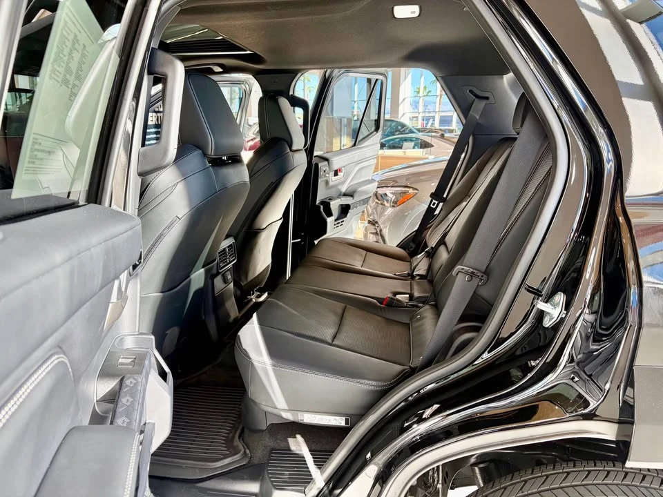 2026 Toyota 4Runner 6th Gen - Image 8 of 9