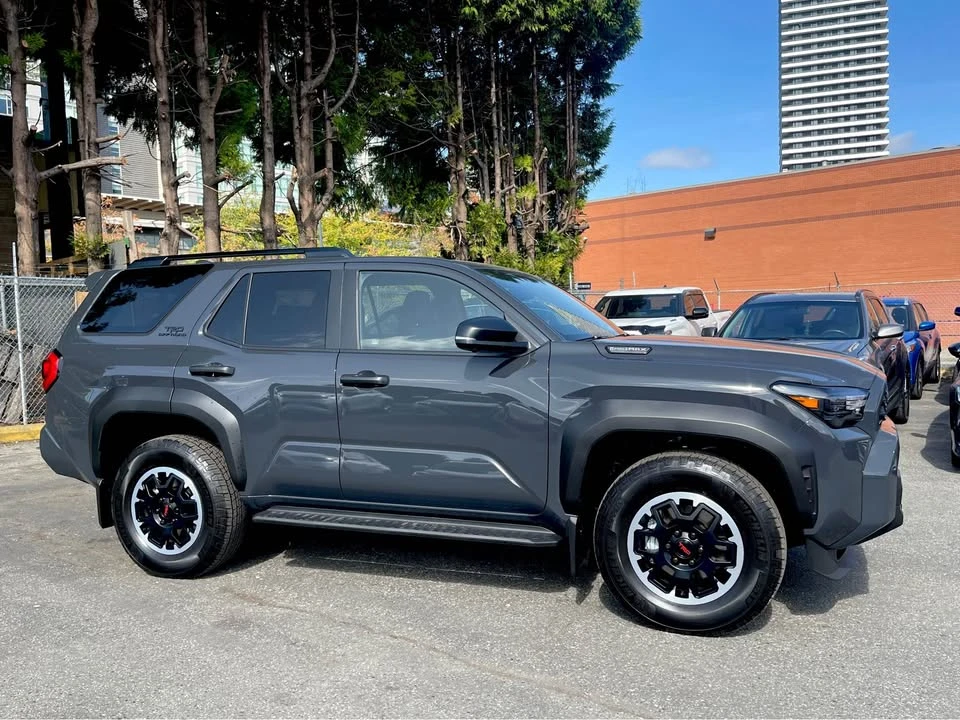 2026 Toyota 4Runner 6th Gen - Image 4 of 10