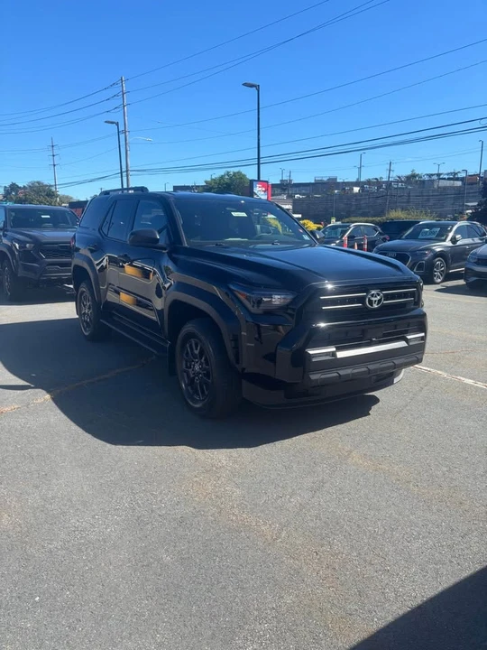 2026 Toyota 4Runner 6th Gen - Image 2 of 5