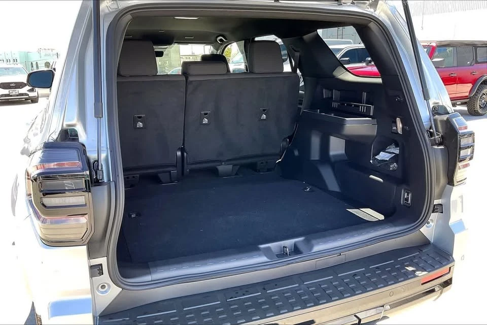 2026 Toyota 4Runner 6th Gen - Image 16 of 20