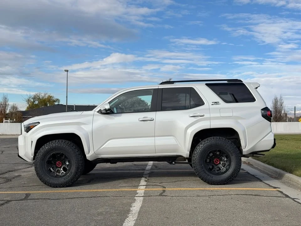 2026 Toyota 4Runner 6th Gen - Image 4 of 12