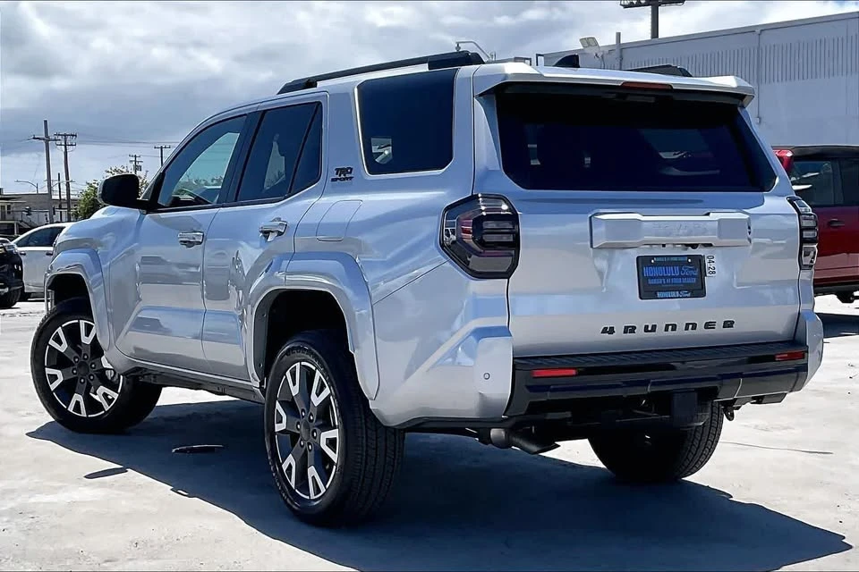 2026 Toyota 4Runner 6th Gen - Image 2 of 20
