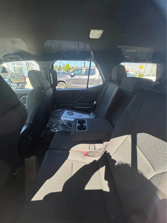 2026 Toyota 4Runner 6th Gen - Image 5 of 5